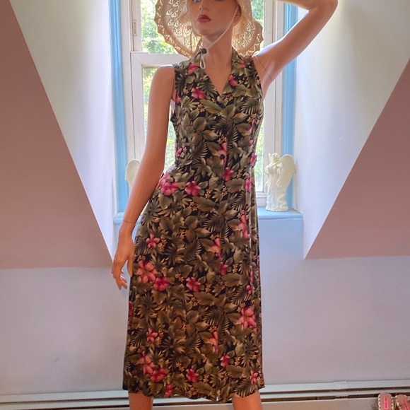 SLEEVELESS DRESS BUTTON DOWN FLORAL PRINT DRESS BY ERIKA PS - Picture 2 of 9